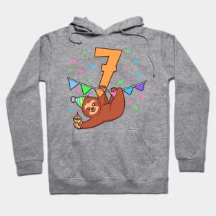 I am 7 with sloth - kids birthday 7 years old Hoodie